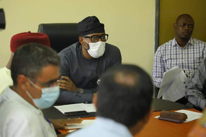 AdamuAtiku6's tweet photo. Today,at the Ministry of Works &amp; Energy Development Headquarters, myself and other key officers of the ministry have hosted a competitive Public Bid Opening for select projects within AdamawaState. Projects to be awarded would include nine roads and two fly-overs.#FreshAir #Works https://t.co/C96mtpE4Ca