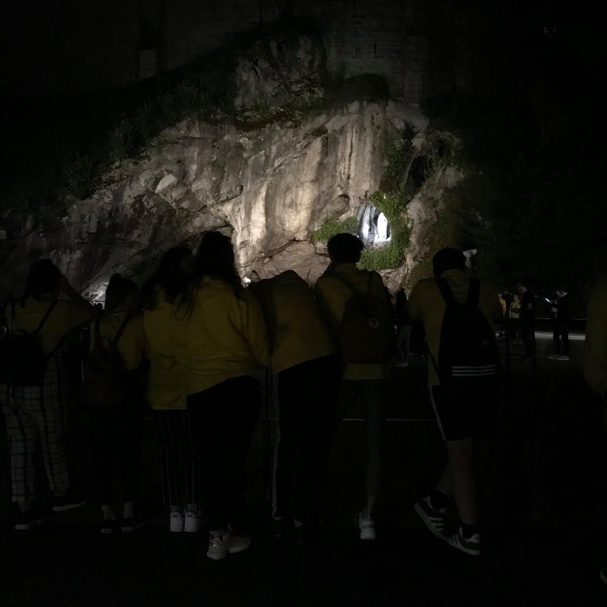 LeedsDYS's tweet image. The evenings are such a lovely time to go and visit the domain as a group. There&apos;s a beautifully prayerful atmosphere as you get time to pray together, light candles and spend time at the Grotto with your school.

#LeedstoLourdes #VirtualPilgrimage