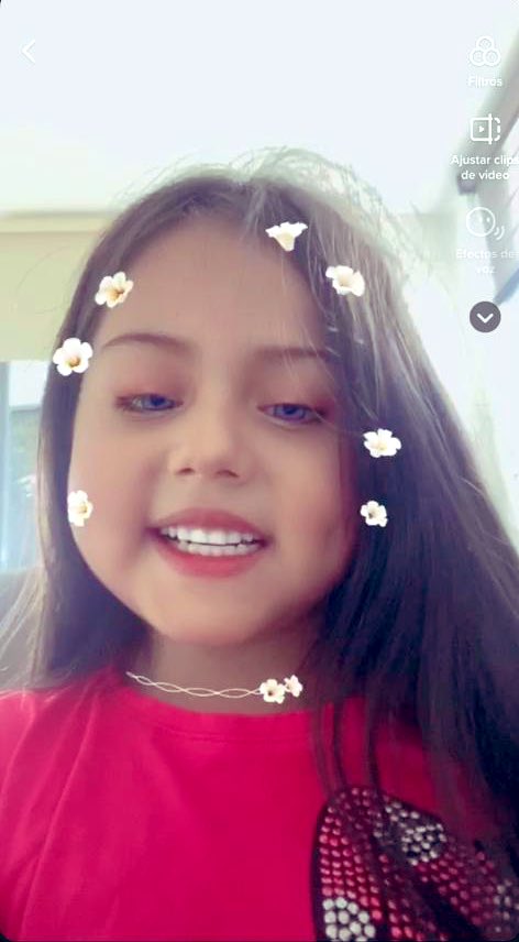 CESARENCISO's tweet photo. Mi pqña Tiktokniana https://t.co/kPc6XU06dz