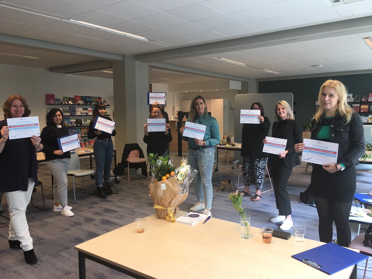 Gefeliciteerd 🎉vanmiddag was bij Bazalt de certificering van interne schoolcoaches didactiek. Jullie zijn competent om collega’s te stimuleren een volgende stap in hun ontwikkeling te zetten en de schoolontwikkeling een boost te geven #bazalt #TMHS