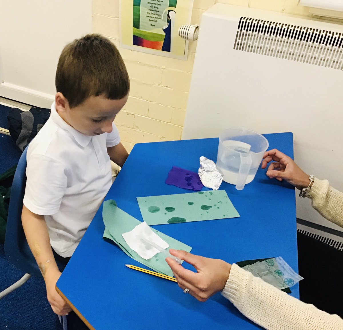 sjvblackpool's tweet photo. In Science this afternoon, we were investigating whether different materials were waterproof π¦ Which ones would be good to use under the sea? ππ¦π ππ After we made our predictions, we had to test it out for ourselves #SJVClass1Ha #SJVClass1Hu #SJVBubble1B #SJVScience https://t.co/i8jgc2NSaW