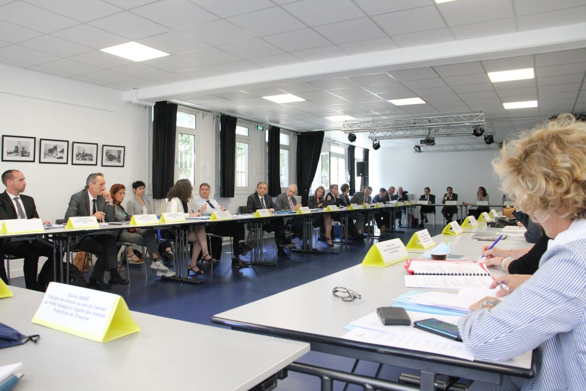 GillesPecout's tweet photo. Au collège @PMF20e d'@Academie_Paris,Comité de pilotage "cités éducatives" avec le @Prefet75_IDF,les recteurs @AcCreteil @acversailles,les acteurs @education_gouv, les collectivités territoriales et la députée @SylvieCharriere présidente du comité national d'évaluation des Cités. https://t.co/lIHIvSsa2K