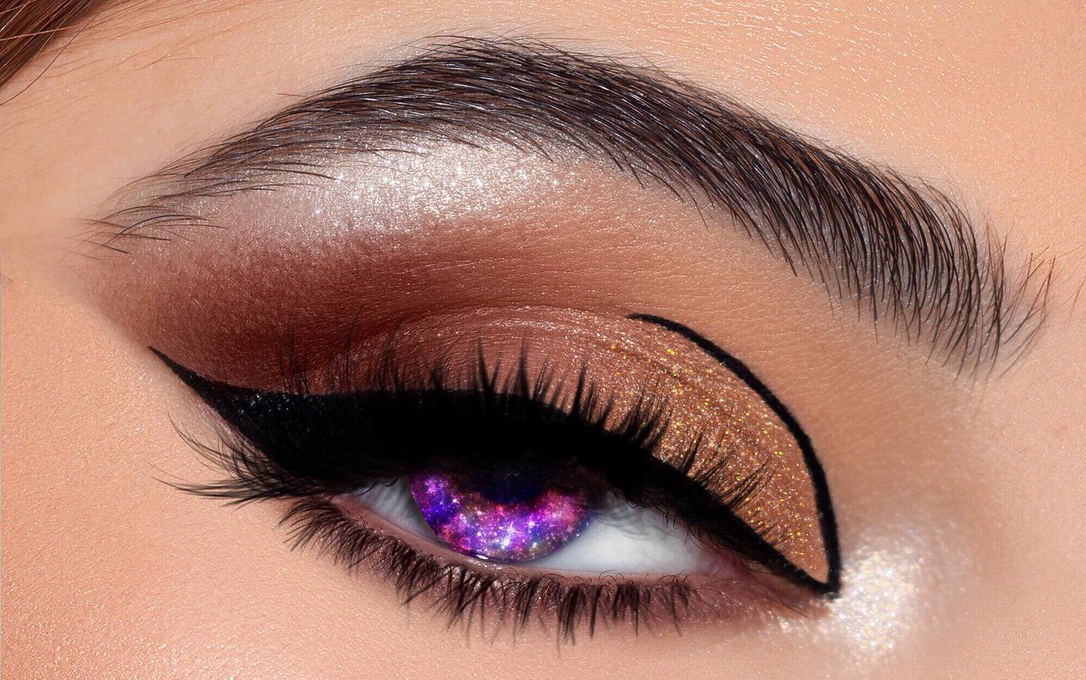 5krisi's tweet photo. New semi-natural, semi-dramatic eye look😱🙌🏻 #makeup #makeupartist #MakeupTutorial #like #eyeshadow https://t.co/EXRCH1ZFuV