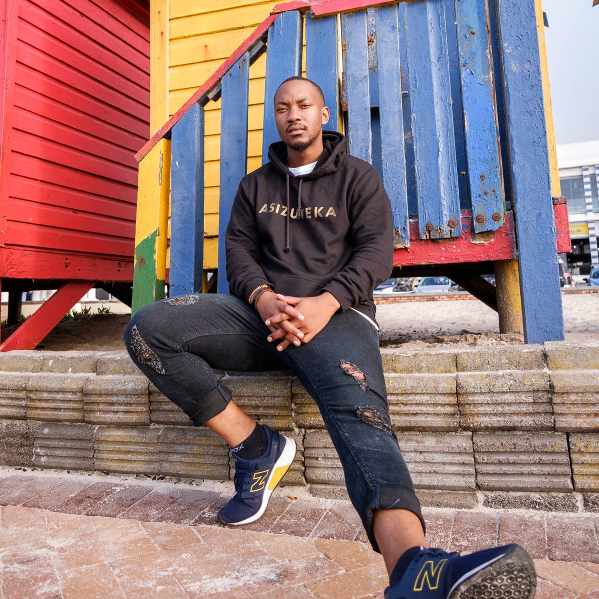 Lux_Kent's tweet photo. ASIZUYEKA 🎉 Get warm this winter the LGCY way! R400.

Ordee here : https://t.co/xI3VenP95M 

🎉Merch Design : @sohimself https://t.co/Y0fv66ipDm