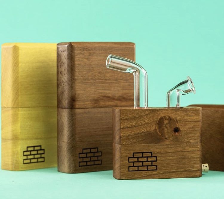 StickyBrickLabs's tweet photo. The Sticky Brick Junior. 🧱
Portable, on-demand convection vapor. 🔥
What are you vaping today?  💨
📸: @VapoShop 
#vape #vapelife #vaporizer #dryherbvape #vapecommunity #stickybrick #butane #hightimes #portable #420community #420everyday #710community #dabbersdaily #cbd #MMJ https://t.co/ma6MXZT3US