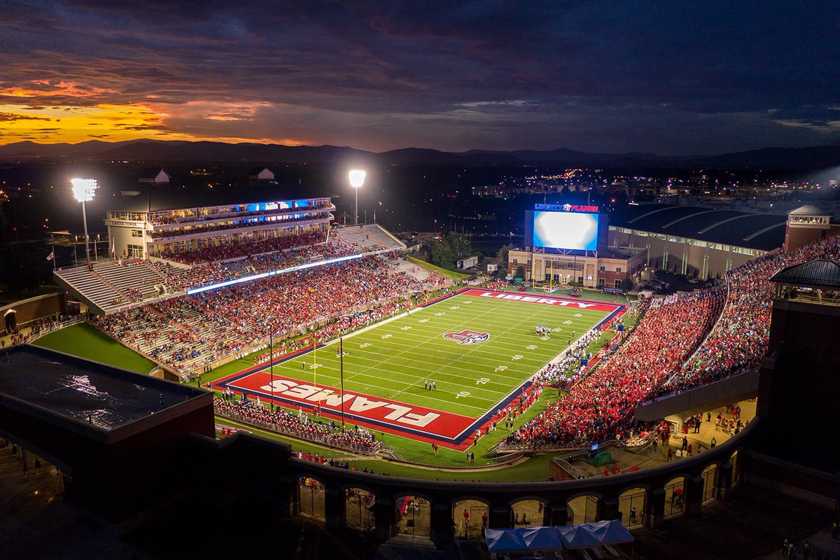 isaiahpotts2's tweet photo. All glory to god‼️ after a great conversation with @CoachA_LU I’m blessed and honored to have earned an offer from liberty university thank you for the opportunity @coachkingwill @NCPreps @910Preps @PfhsTrojans #power2win #fordalakes🖤 https://t.co/3fngK6nAEG