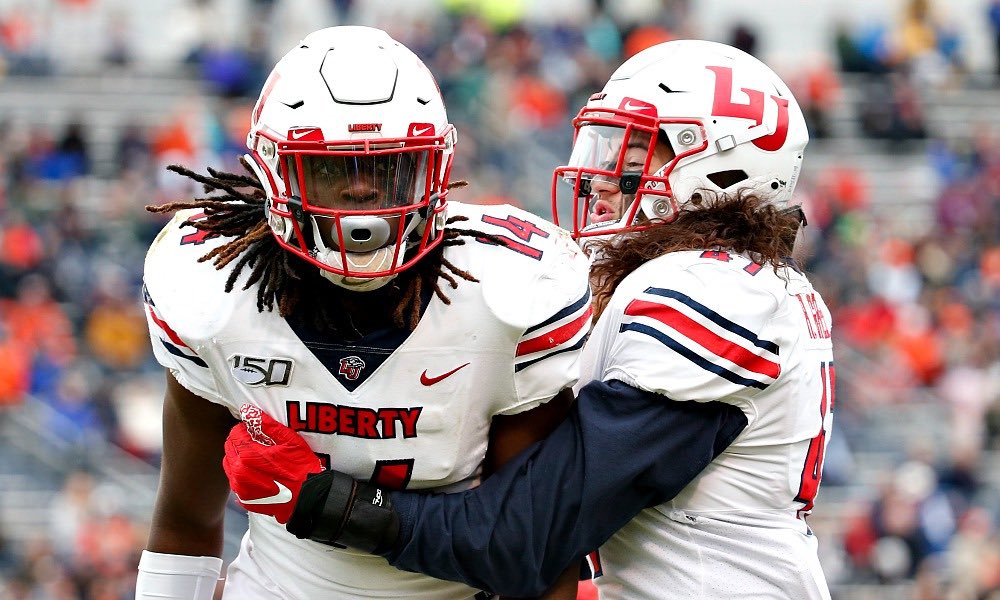 isaiahpotts2's tweet photo. All glory to god‼️ after a great conversation with @CoachA_LU I’m blessed and honored to have earned an offer from liberty university thank you for the opportunity @coachkingwill @NCPreps @910Preps @PfhsTrojans #power2win #fordalakes🖤 https://t.co/3fngK6nAEG