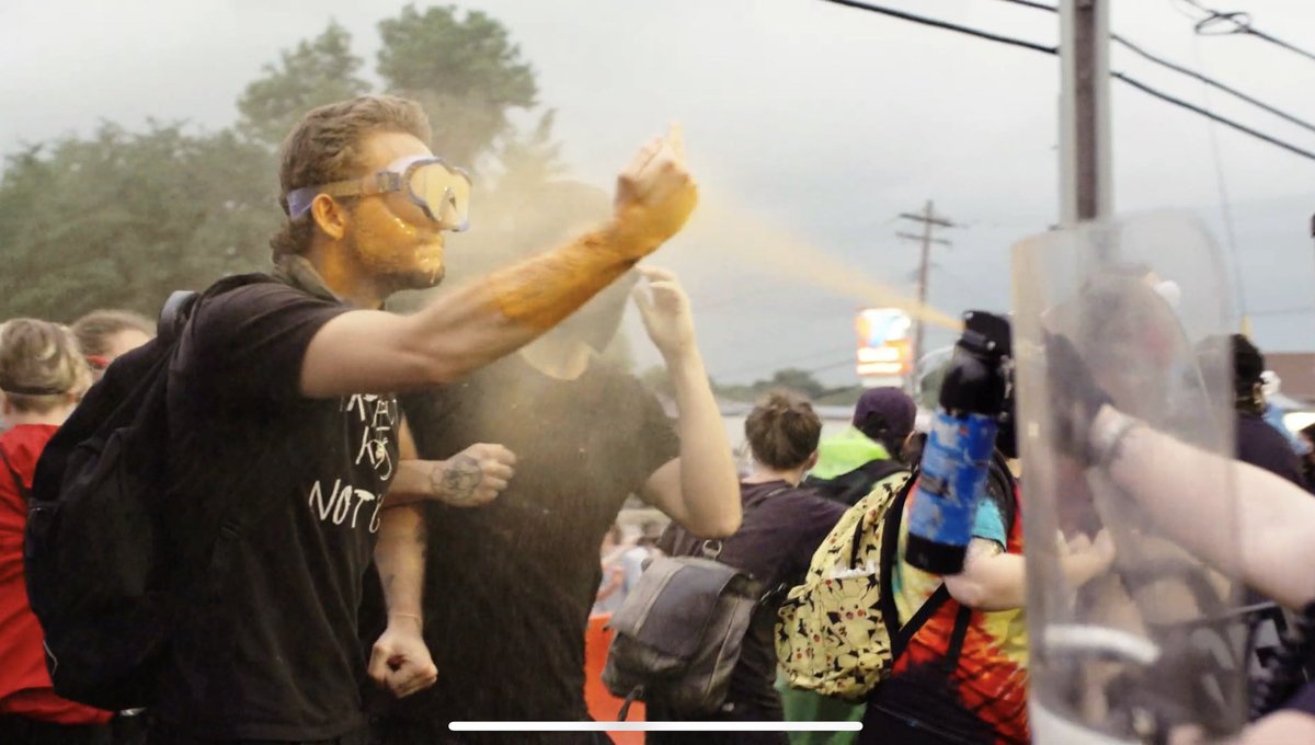 Craig_Phelps's tweet photo. (Video) Three videos showing police responses to protestors in Florissant, Mo. 
Watch 6/27 first.
6/27: https://t.co/yyG8ob26MJ
6/19: https://t.co/TYamRsPmS0
6/18: https://t.co/bzoh9RzWFt
—
#Stl #ProtestStl #StlProtest #SaintLouis #BlackLivesMatter @VICENews @RiverfrontTimes https://t.co/NcaOU8VHoc