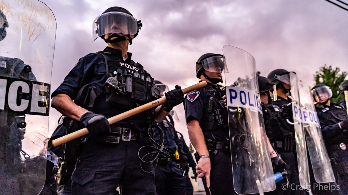 Craig_Phelps's tweet photo. (Video) Three videos showing police responses to protestors in Florissant, Mo. 
Watch 6/27 first.
6/27: https://t.co/yyG8ob26MJ
6/19: https://t.co/TYamRsPmS0
6/18: https://t.co/bzoh9RzWFt
—
#Stl #ProtestStl #StlProtest #SaintLouis #BlackLivesMatter @VICENews @RiverfrontTimes https://t.co/NcaOU8VHoc