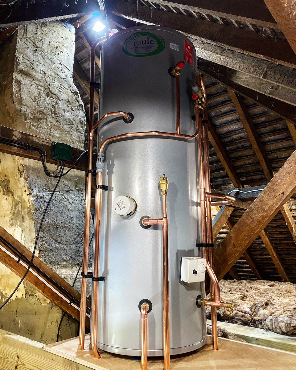 jw__heating's tweet photo. Who doesn’t love an unvented cylinder 🤷🏼♂️
#heatingenginer #unventedcylinder @joulegroupltd @joule_group #plumbproud @plumberparts #ionlydotechnicalshit #pipeperfect #finesseheating https://t.co/nsWsrb76Rv