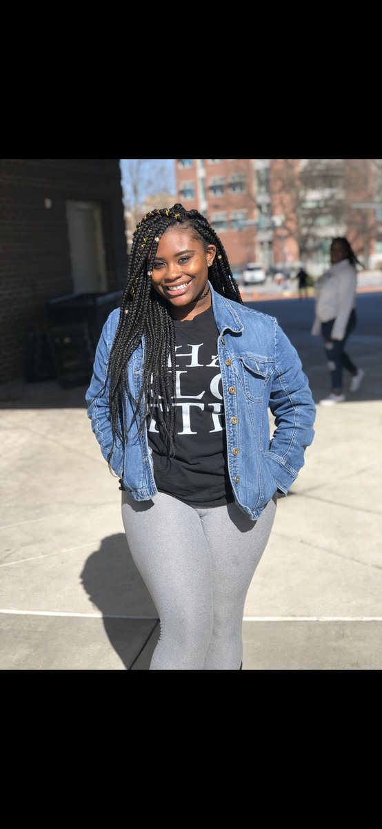 _tori1124's tweet photo. #whoswhoatuncg 
✨Hey I’m Tori 👋🏾
✨from Charlotte NC 🤗
✨Senior, psych major and HDF minor 
✨always down for meeting new people, and going out 🥳 https://t.co/hpBOF4epMk