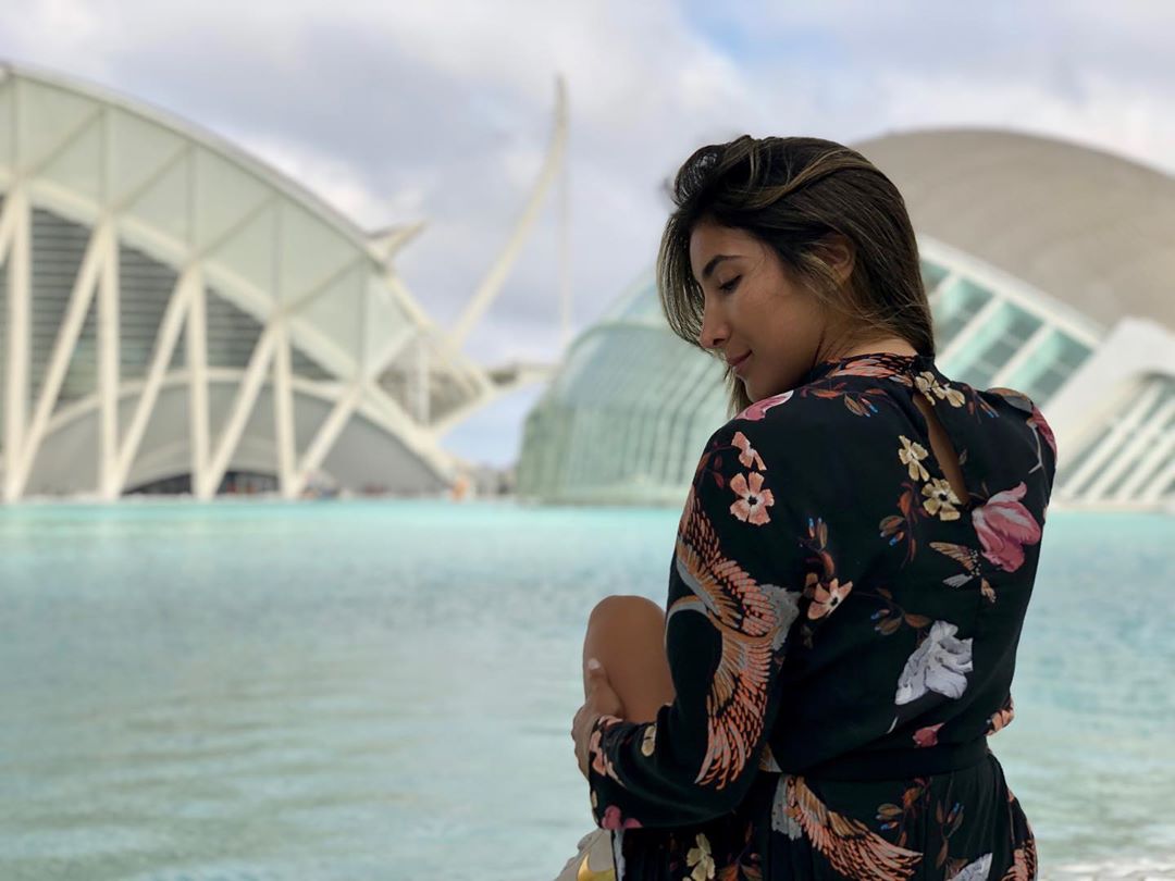 Miamivisuals100's tweet photo. Exploring Calatrava, one of my Favorite Architects in the City of Valencia in Spain. 🇪🇸🗺✈️🖋

🛸 These buildings felt like Spaceships.
👸🏽 With my Negrita by my side always.
🤟🏼 FlashBack Tuesday because why not.
🔜 Next Destination?

#MiamiVisuals #España #Calatrava https://t.co/qo2bjH3qyM