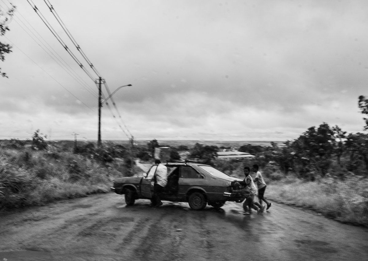fotodequebrada's tweet photo. 24/30📸
Sandoval Junior é do Valparaíso/GO. Para ele, a fotografia é "pegar o sentimento de um momento único e eternizar”

#fotodequebrada #foto #fotografia #quebrada https://t.co/gox8QOzi9A