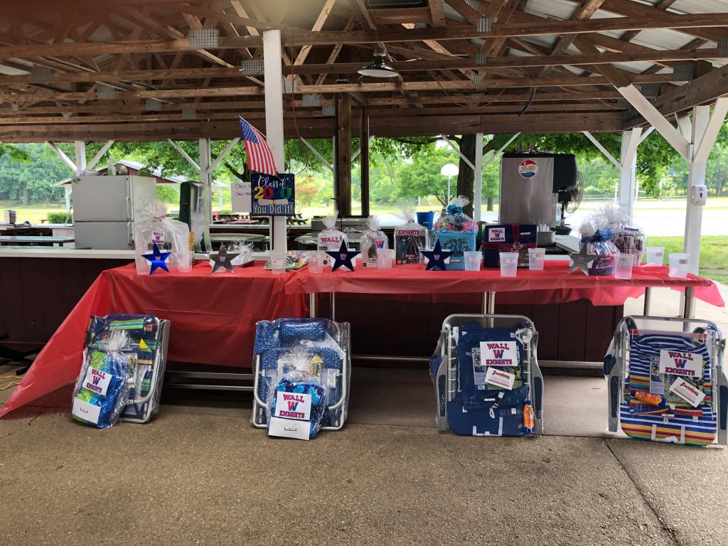 WallHSKnights's tweet photo. Great day celebrating our seniors!  Thank you to our PTO for making it happen! https://t.co/PUoo0bGOUF