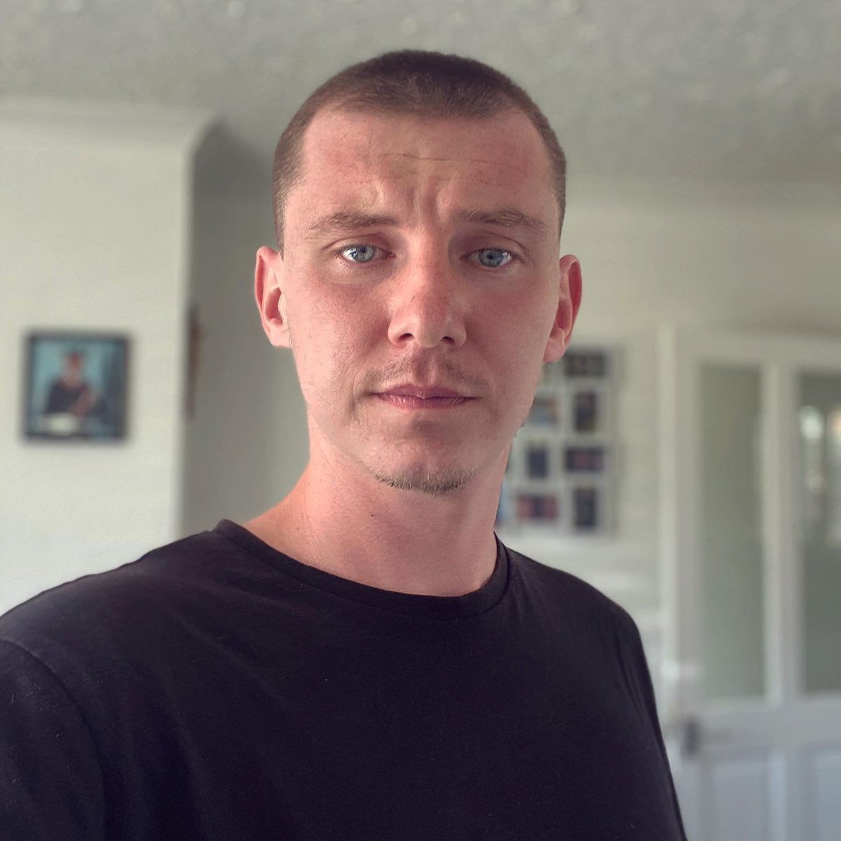JFeetzz's tweet photo. Going live with this week's Q&A, this time with @MoetryMedia!
Catching up on life, going viral on #TikTok and making #YouTube content!
Come jump into chat - see you at 9:15pm!! 💬
#AbsolutelyBuzzin https://t.co/ylrEfUws1k