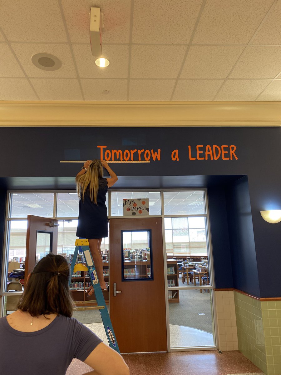 GriselRwallace's tweet photo. We continue to get HRE student ready. I can’t wait for the Hawks to see the HRE library! Thanks @HydeHydel @jen_barker_hre @HilaryMcLellan1 and @margaritaD1999 for always helping me. #beepicin2020 #kidready #leader #library https://t.co/Jvu3pwl8Q4
