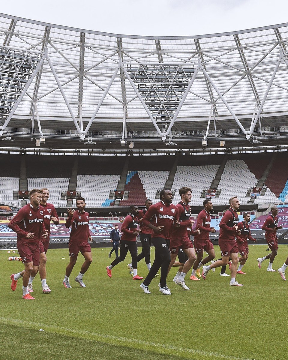 London Stadium 🏟 Final preparations ahead of #WHUBUR