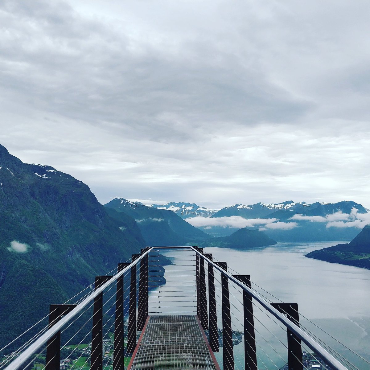 nature_frame's tweet photo. Amaizing place, 2h hike to reach it, but it worth it 🏔️📸📷 do u like hiking? #hike #photography #natureinframe https://t.co/PEQxCgVTrM