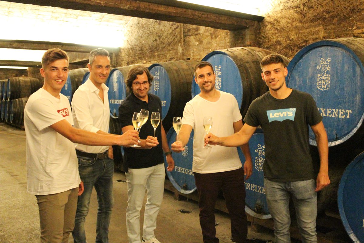 cenoia's tweet photo. Presentem el nou projecte esportiu per a la temporada 2020/21

https://t.co/h08ID9lt3i

#somNOIA #santsadurní #oklliga #okeuro #visitFreixenet https://t.co/jGnRQvDNGD