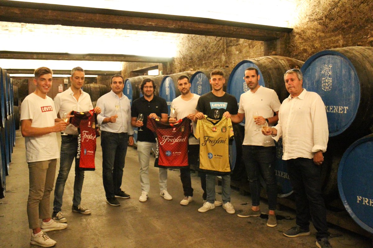 cenoia's tweet photo. Presentem el nou projecte esportiu per a la temporada 2020/21

https://t.co/h08ID9lt3i

#somNOIA #santsadurní #oklliga #okeuro #visitFreixenet https://t.co/jGnRQvDNGD