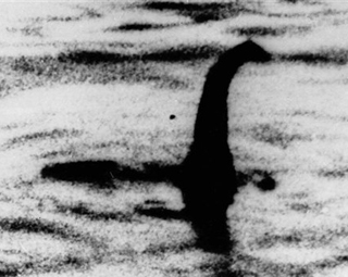 Welcome to another of my  #LochNessMonster threads. This time we’re looking at the MOST FAMOUS  #NESSIE PHOTO OF THEM ALL. Namely, the so-called Surgeon’s Photo, or Wilson Photo, of April 1934. Follow the thread – there’s a lot to say! [attached, another of my childhood drawings].