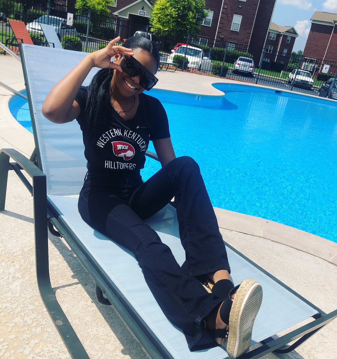 CampusPointeWKU's tweet photo. 🤩This could be your view EVERY DAY🤩 There are still 4 gift cards left! Sign your lease today &amp; receive a $100 Gift Card‼️ Call 270-746-9519 to schedule your tour today! 
#campuspointewku #wku2021 #wku2022 #wku2023 #wku2024 #skyctc #studenthousing #apartments #Fall2020 https://t.co/qm0fWIxTaJ