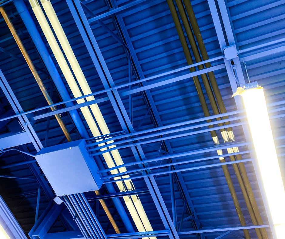 price_electric's tweet photo. #PriceElectricOnLocation: Licensed electrician, Joe Jones, and our Des Moines team have been working at the @DMACCNews's Automotive Building during their recent expansion/remodel.

Leave us a ❤️ if you 👍 the blue conduit!

#DMACCAutomotive #ElectricalContractors #DesMoines https://t.co/GXz9f7O9yY