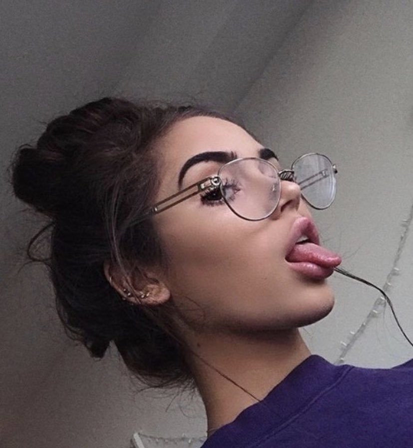 HannahGZLS's tweet photo. Hey, I’m doing FaceTime for two hours and free nudes for two weeks if you get the bundle for only $35❤️ #horny #wet #pussy #cum #thot #slut #girl #nudes #freenudes #cashapp #venmo #porn #sex #hot #sexy #dildo #cock #nudesforfree #free #nudes4free https://t.co/KZQsjPuu0r