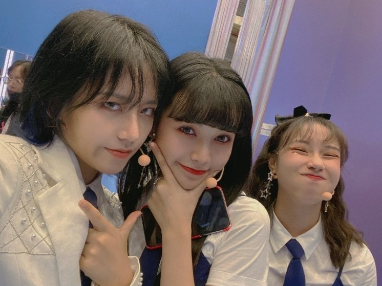 god_xueqian's tweet photo. Xueqian w/ other trainees from the CHUANG finale
#pangxueqian #844band #庞雪倩 #Chuang2020 #CHUANGอ่านว่าช่วง https://t.co/X63GK7jWNe