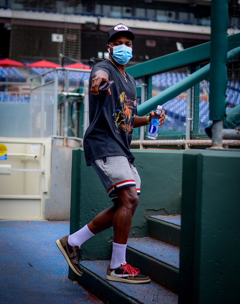 Phillies's tweet photo. Masks on. 😷 https://t.co/gHfuvSKaEl