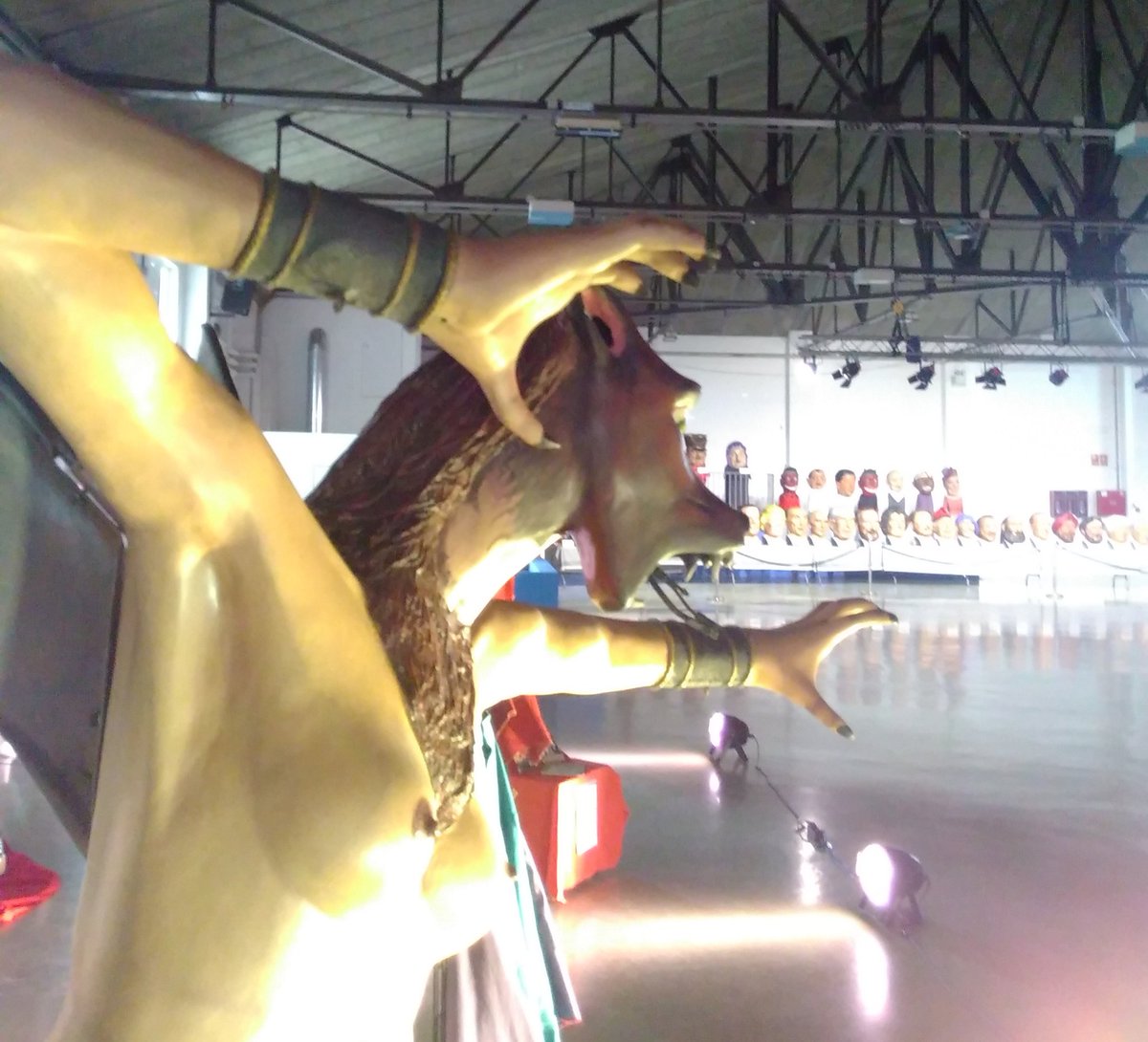 o Tx☆vu tweet media