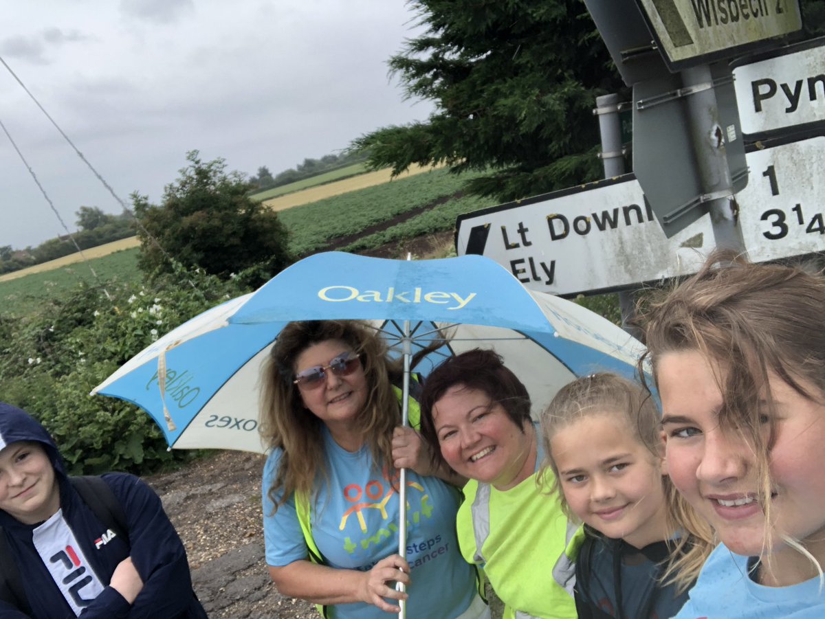 SimoneAskew's tweet photo. 11 miles complete for the #nondorsetwalk for the Malcolm Whales Foundation with Ebany Askew from Witchford Village College, Esmae Askew from LECA &amp; Harvey Constable from Ely College. We have raised £280 so far and ready for day two! #tmwf https://t.co/t7fT4OEYgp