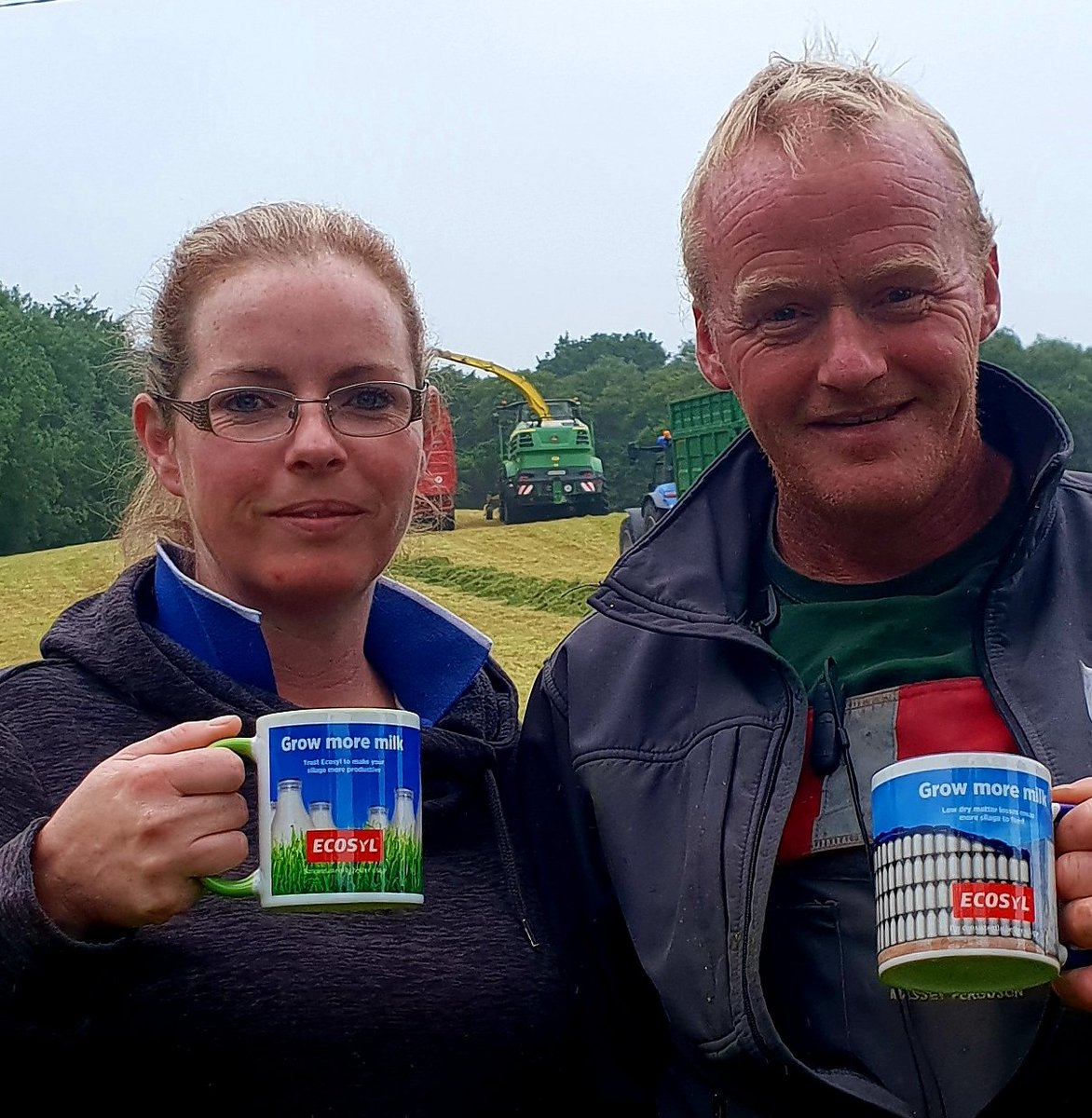 Peterhynes15's tweet photo. Sure what else would ya do during #Silage2020 only stand around drinking tae
@Paulahynes4 @ecosyl_ #Cuttoclamp #Ecosyl https://t.co/ErUXCSCh91
