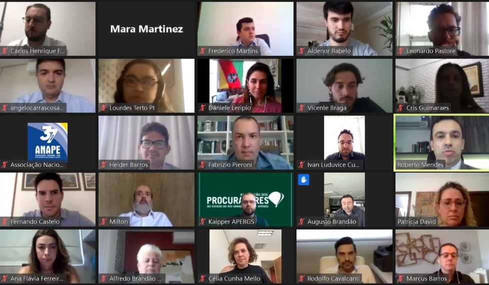 apesp_informa's tweet photo. Em reunião da @procuradores, @fabriziopieroni, Diretor de Assuntos Legislativos e Presidente da APESP apresenta relatório das proposições legislativas em acompanhamento pela entidade nacional! Leia mais em https://t.co/j39iwQSkXs
#anape #apesp #procuradores #advocaciapublica https://t.co/mCIGZeA9X1