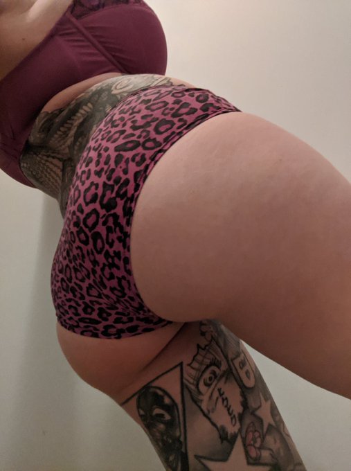 I shall call this week: Butt week! Get more of my sexy selfies on https://t.co/lhPJZsWZzY #glam #fetish<a href="/tag/lingerie"class="tags"><span>#lingerie</span></a><a href="/tag/glam"class="tags"><span>#glam</span></a><a href="/tag/butt"class="tags"><span>#butt</span></a><a href="/tag/sideboobs"class="tags"><span>#sideboobs</span></a><a href="/tag/latex"class="tags"><span>#latex</span></a><a href="/tag/fetish"class="tags"><span>#fetish</span></a>