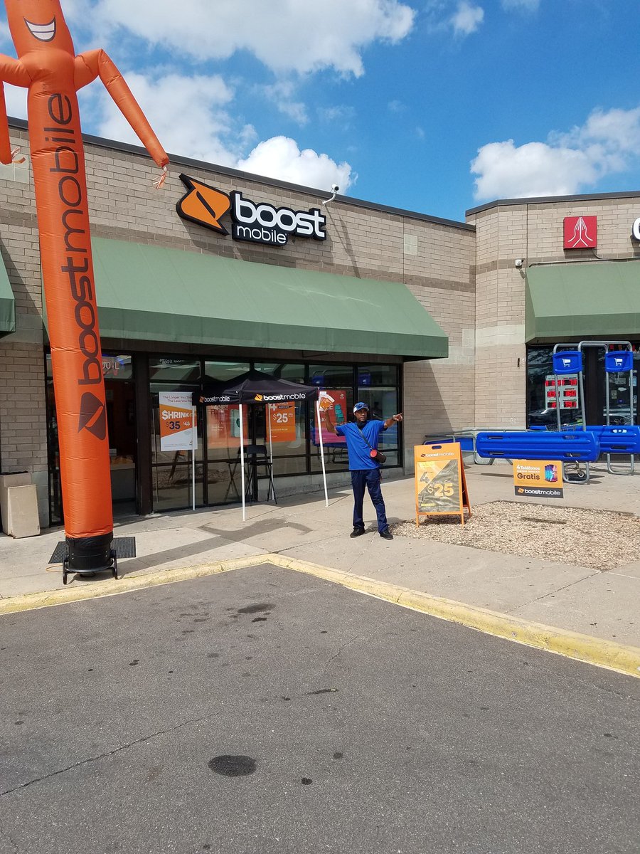 Mobile One's 1700 Rice St location outside representing today. Nicely done guys!! @ryanmaiermn @williamfholman @karlaore17 @marcecosales