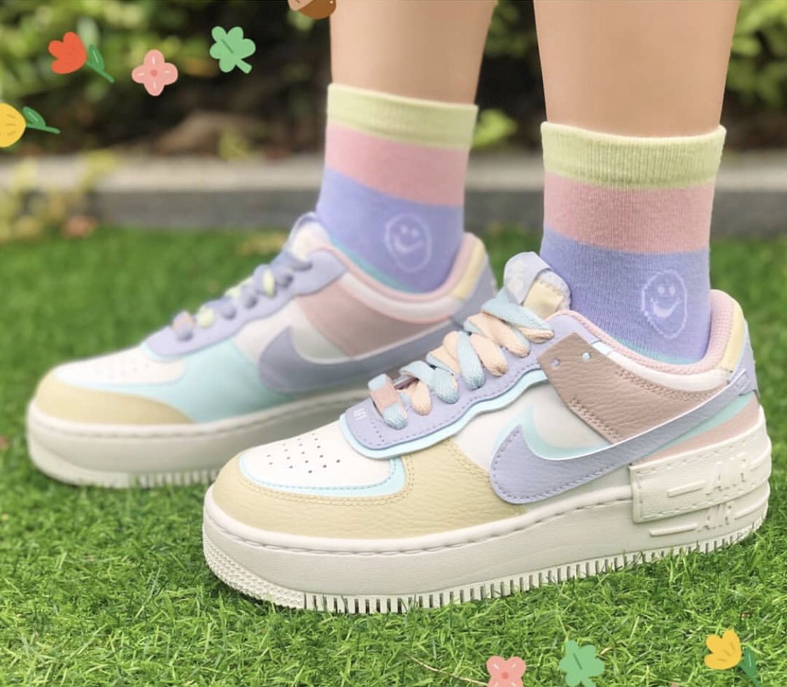 โอ้โหววว ดาเมจแรงมาก
NIKE Air Force 1 Shadow Womens ออกสีใหม่โทนพาสเทลแบบค่ดcute🥺
สาวๆจัดการ customize กันเองแบบน่ารักสุด ช่วงนี้เทรนด์การตกแต่งรองเท้ากำลังมา อยากได้แนวไหนสามารถซื้อของตกแต่งมาทำได้เองเลย~ สีใหม่คือใส่เรียบๆก็สวยปังไม่แพ้เลย
💖เปิดพรีรองเท้าให้ใต้ทวิตนี้น้า