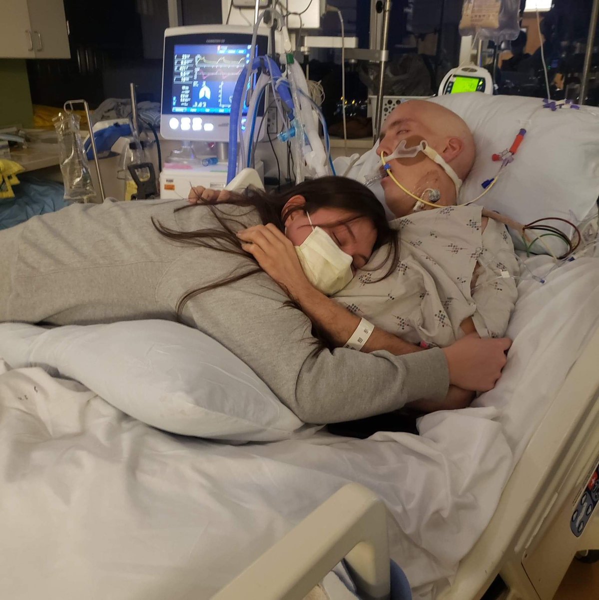 Chicky_Nuggy's tweet image. My boyfriend passed away last Friday morning after fighting cancer since October. I am grateful that he is at peace now, but it’s so hard not having him here anymore. Our 3 year anniversary is next month, so I should do something for myself that day. I hope this gets easier.