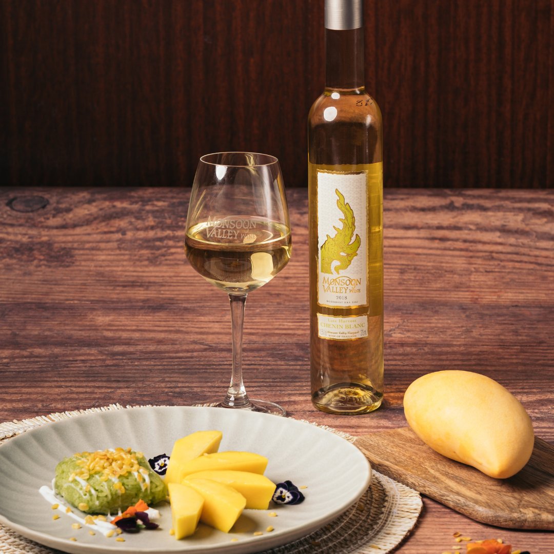MonsoonValleyUK's tweet photo. A #LightBodied single varietal #CheninBlanc loaded with #TropicalAromas of passion fruit and guava. Try this fruity, yet crispy and zesty wine with an array of delicious #Thai desserts. #MonsoonValley #AwardWinningDesign https://t.co/8U2nC4fSnX