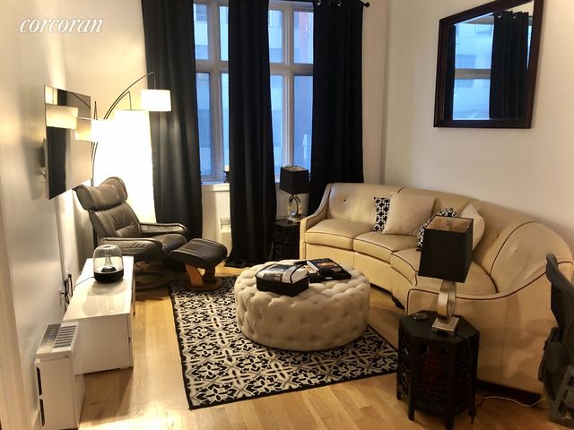 1 Bedroom For Rent in East Williamsburg - 156 Hope Street - $2,892 - blog.marketproof.com/1-bedroom-for-… - #nycrealestate #brooklynrealestate #nycrentals #thecorcorangroup #brooklyn #eastwilliamsburg #nofee