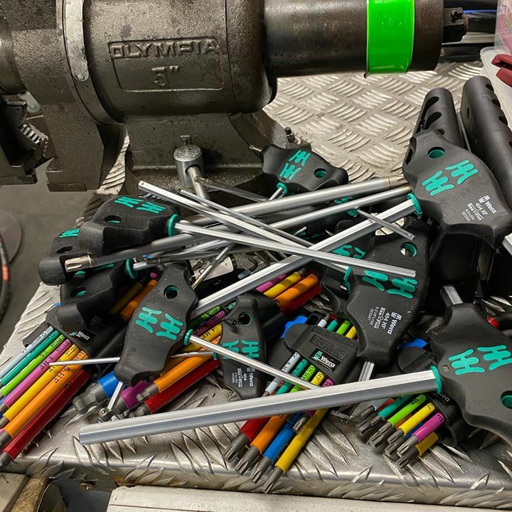 TransDivision's tweet photo. GTD Got to love new tools @weratoolsuk !!! Build coming in strong and fast pics to follow !! #custom #bikes #bikefitting #gammatd #seewhattheyarelike #localbikeshop #buildingbikes #edinburgh #scotland #happy https://t.co/NUQFfPcWZZ