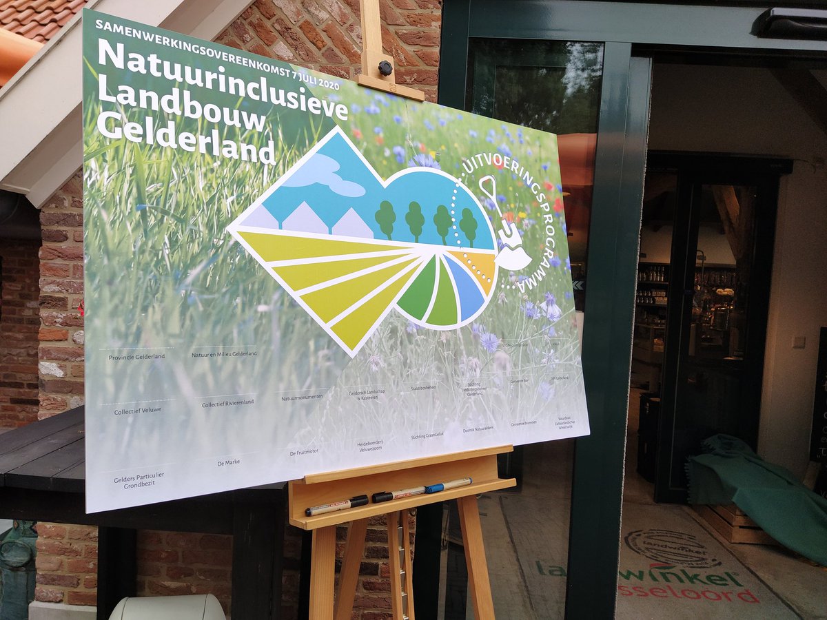NatuurMilieuGld's tweet image. Wat een mooie avond vanavond! Met 20 organisaties hebben we de samenwerking voor het Platform Natuurinclusieve Landbouw ondertekend. #nil-Gelderland