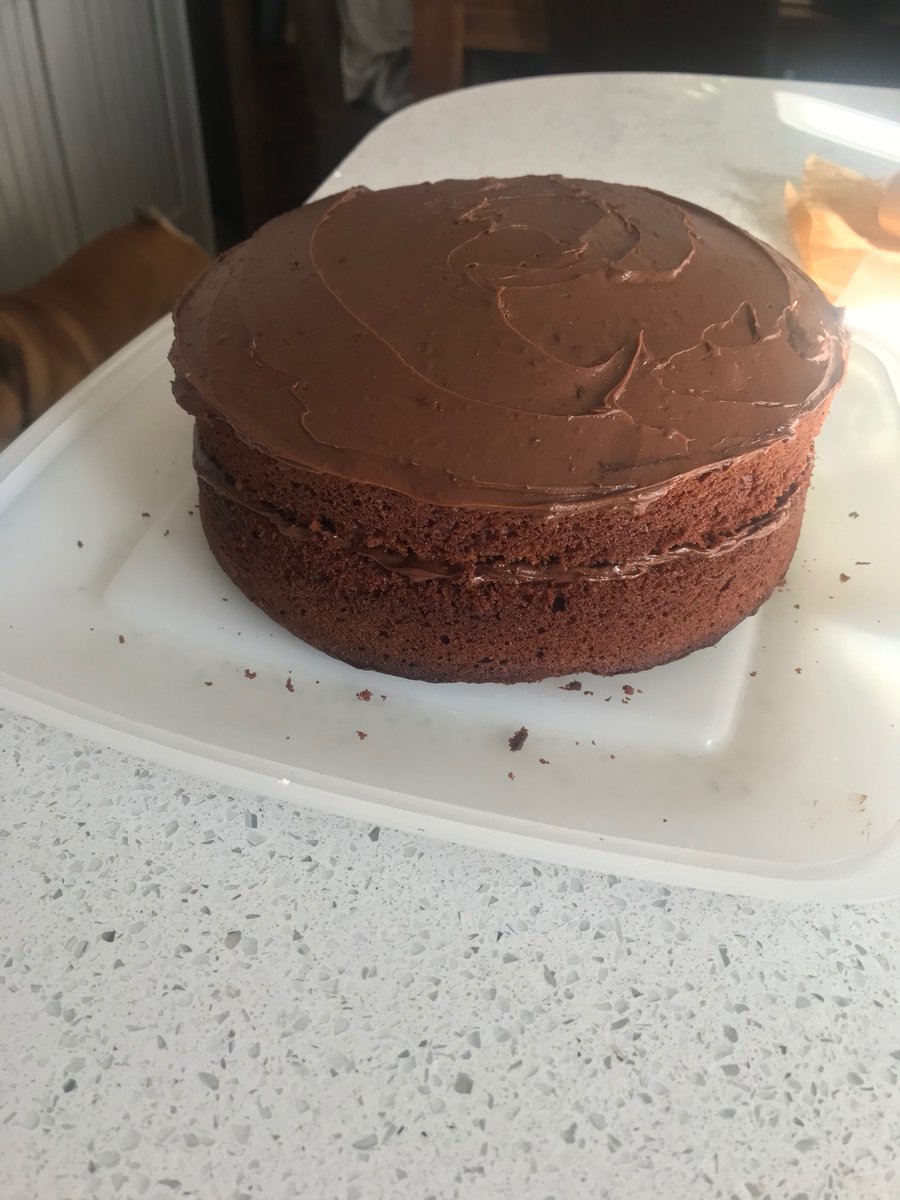 katiecakey123's tweet photo. I went out with Tuesday group, Achilles ok and imade me so happy to run up and down some hills. Obviously there was cake after!  Still doing my rehab exercises ❤️🌈❤️🌈 #recovery #injuredrunner #firstrunthencake #recoveringrunner #justkeeprunning #tuesdaygang https://t.co/o7AYiE5io5