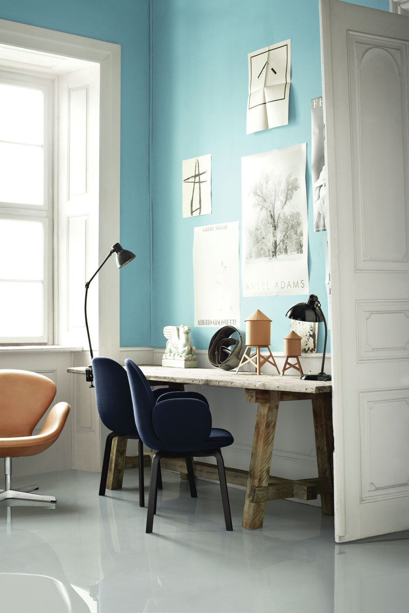 RealHomes's tweet photo. Which home office idea do you prefer? 1) Light and bright, or 2) dark and moody? Let us know! And we have lots more home office ideas in our gallery. https://t.co/r7XKITVEmq https://t.co/Hp60eomZER