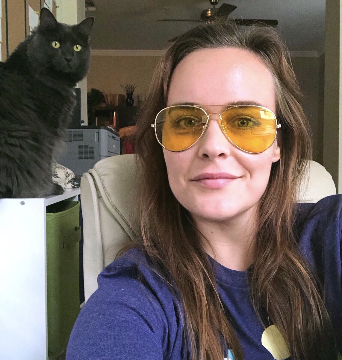 RebeccaRennerFL's tweet photo. This critter has been spying on me all day. https://t.co/QJfy9CaeFX