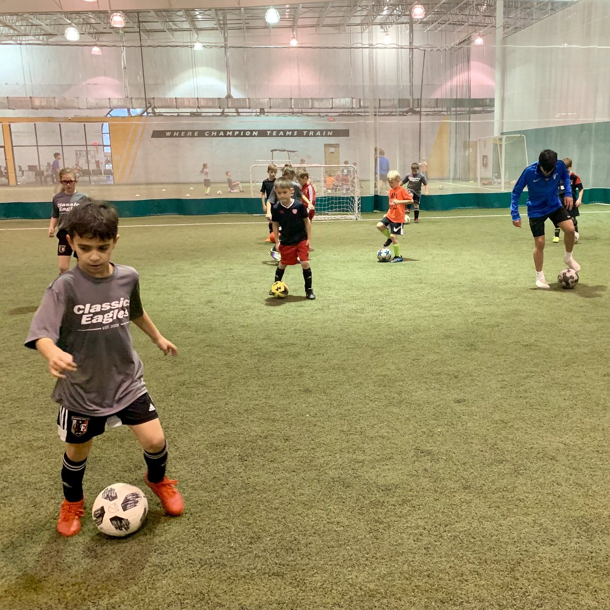 CLASSICS EAGLES SUMMER SKILLS CLINICS - REGISTER NOW!

Program is open to kids from all soccer clubs and organizations.

Flexible scheduling available - pick the sessions that work best with your schedule or join us for all of them!

classicseagles.com/summertraining
