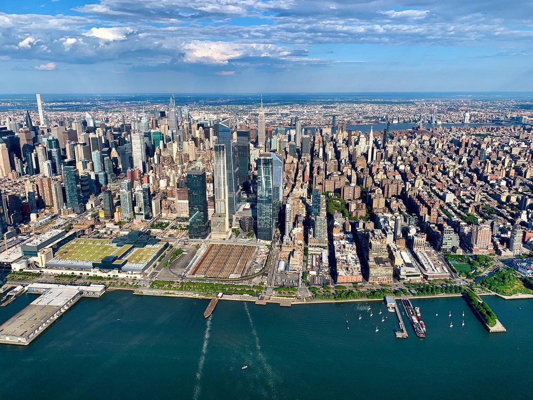 GyroSSystems's tweet photo. Wow! The beauty of this city never disappoints. Shot on GSS by chopperdanrice with CBS New York. Great shot, Dan.⁠
⁠
Media Source: https://t.co/NY4teNNvOP
⁠
#gyrostabilizedsystems #gss #settingthestandard #aerialfilming #8K #naturalhistory #makingfilms #gimbal  #breakingnews https://t.co/Ri8jlXvC63