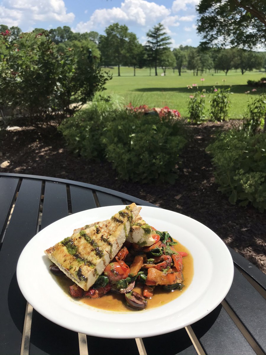 How delicious 😋 does this new summer menu look? 

↔️ Crab Stuffed Mushrooms
↔️ Crab Caprese 
↔️ Pesto Tofu Entree

Reserve your seat on the patio, 📞  410.480.2400 or follow this link ➡️ bit.ly/3eRahda