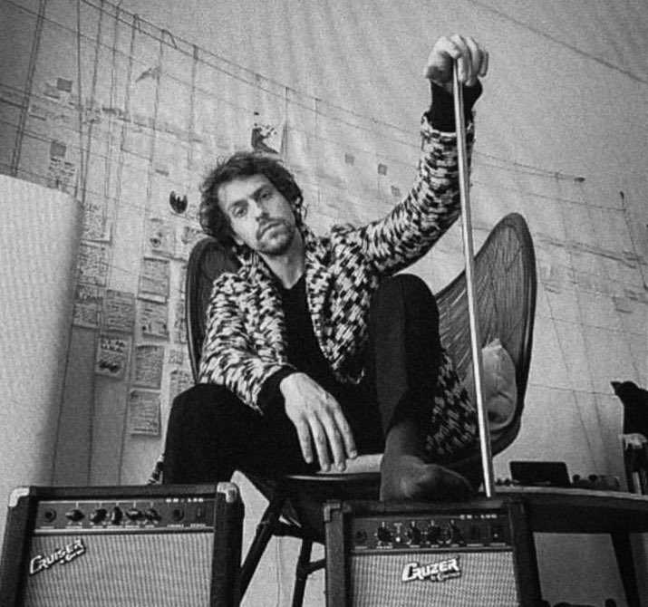 MetinPics's tweet photo. 🎸 #Metinakdülger https://t.co/KlbKjnUwlY