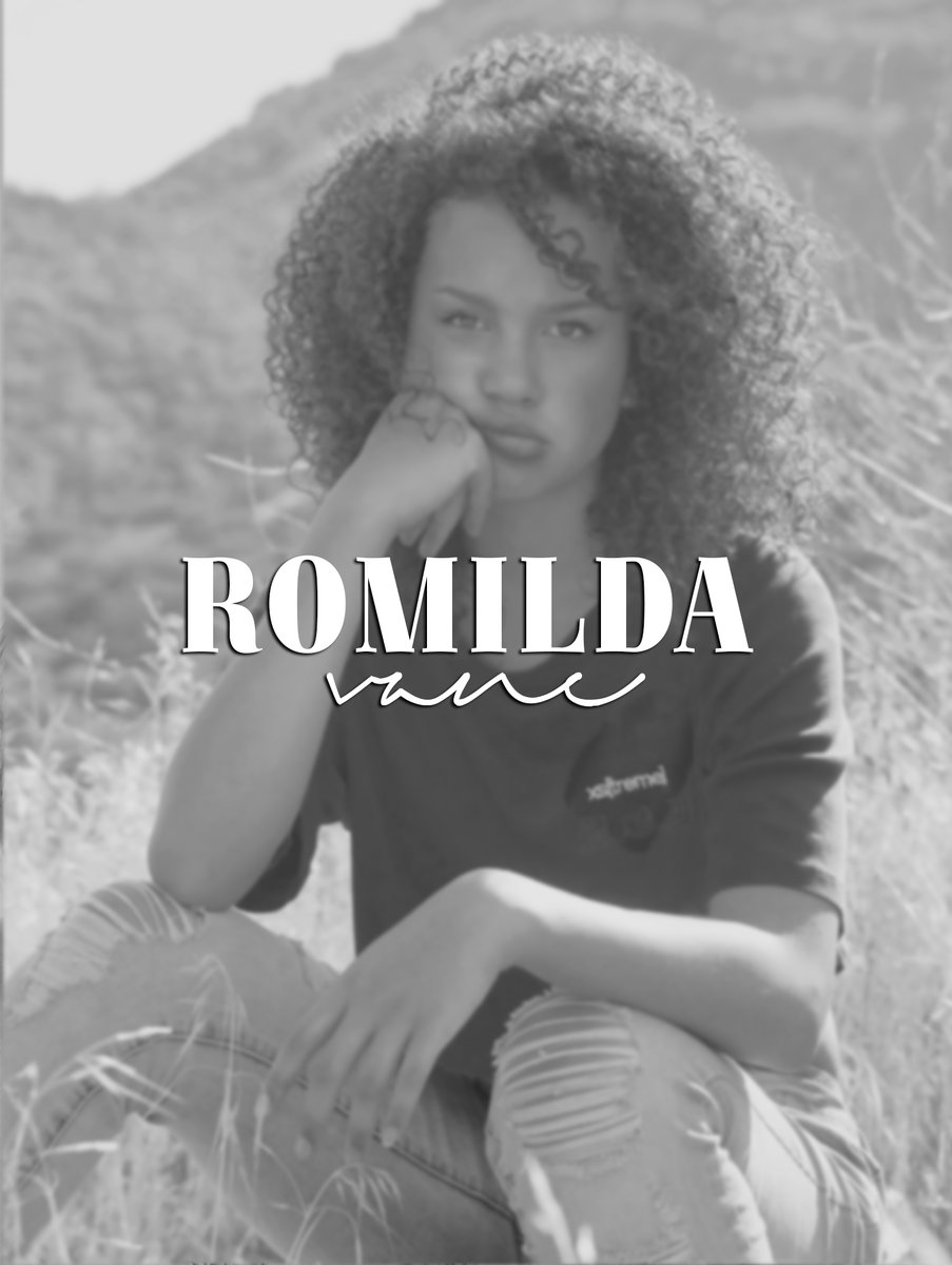 ┗━━ ❝¿𝐇𝐀𝐍 𝐕𝐈𝐒𝐓𝐎 𝐀 𝐄𝐒𝐓𝐀 𝐁𝐑𝐔𝐉𝐀?❞

❱ ⟅ :· 𝐑𝐨𝐦𝐢𝐥𝐝𝐚 𝐕𝐚𝐧𝐞.
❱ ⟅ :· Quince años.
❱ ⟅ :· Quinto curso.
❱ ⟅ :· Gryffindor. 
❱ ⟅ :· FC: Sofia Wylie.

❱ ⟅ :· sangre, personalidad e historia a elección de user.